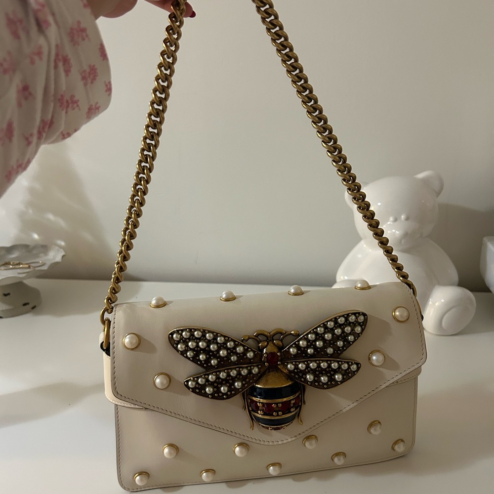 Authentic Gucci Elegant White Designer Bag with Bee Embellishment